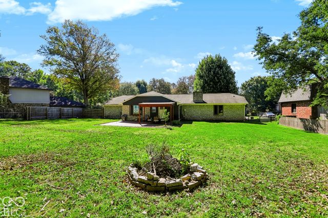 1750 Sandhill Road, Indianapolis, IN 46217