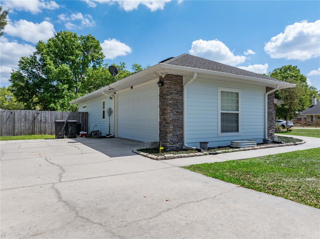 Image 25 of property listing at 9312 SW 152ND COURT, Lake Butler, FL 32054