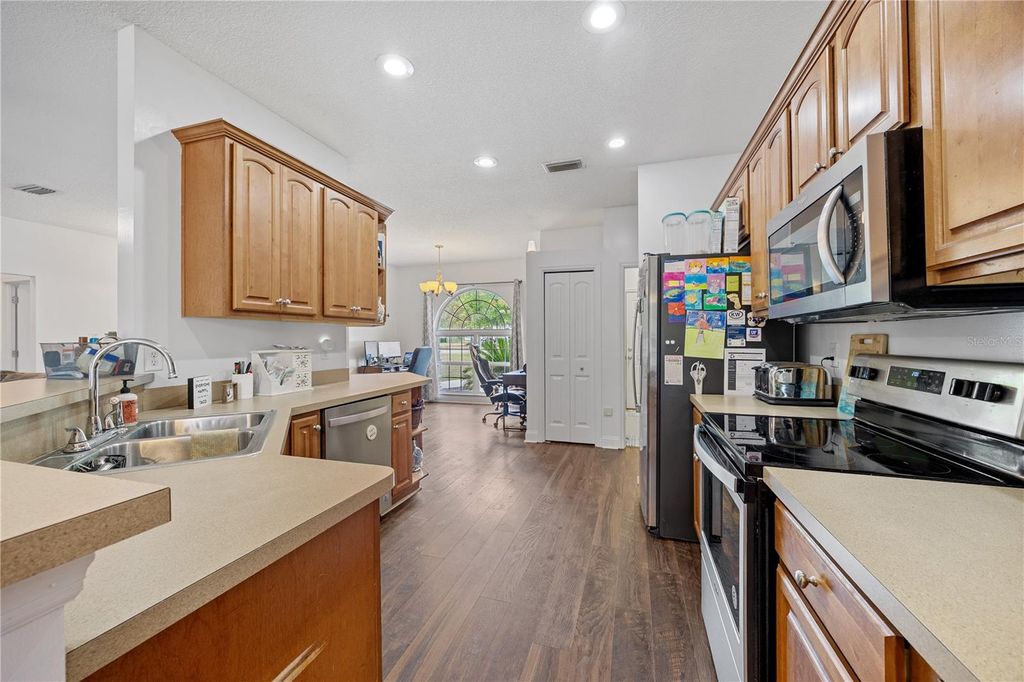 Image 9 of property listing at 9312 SW 152ND COURT, Lake Butler, FL 32054