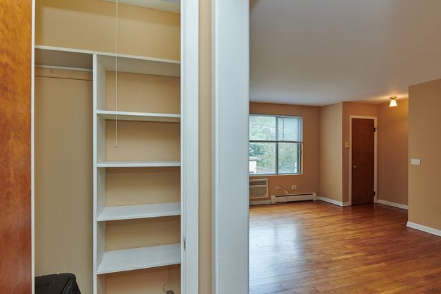 1762 W Highland Avenue 204, Chicago, IL 60660
