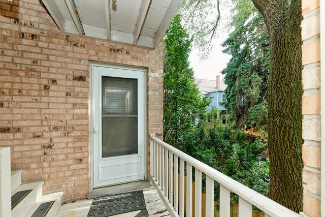 1762 W Highland Avenue 204, Chicago, IL 60660
