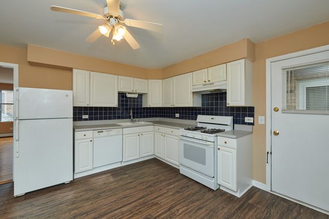 1762 W Highland Avenue 204, Chicago, IL 60660