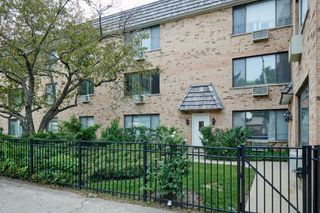 1762 W Highland Avenue 204, Chicago, IL 60660