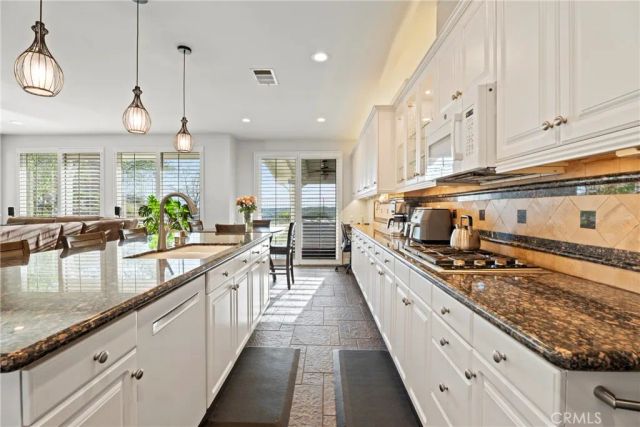 28445 Linda Vista, Canyon Country, CA 91387