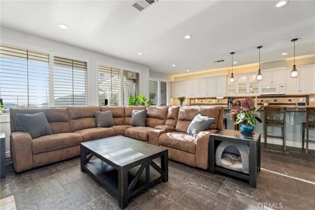 28445 Linda Vista, Canyon Country, CA 91387