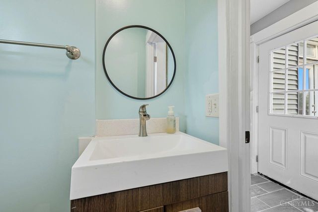 3346 Bonaparte Avenue, Cincinnati, OH 45207