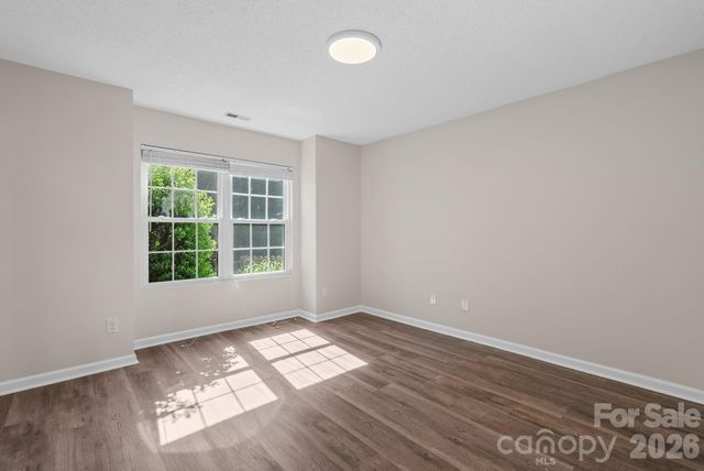 2 Gatehouse Court, Asheville, NC 28803