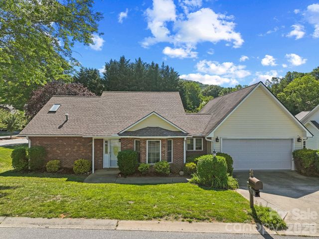 2 Gatehouse Court, Asheville, NC 28803