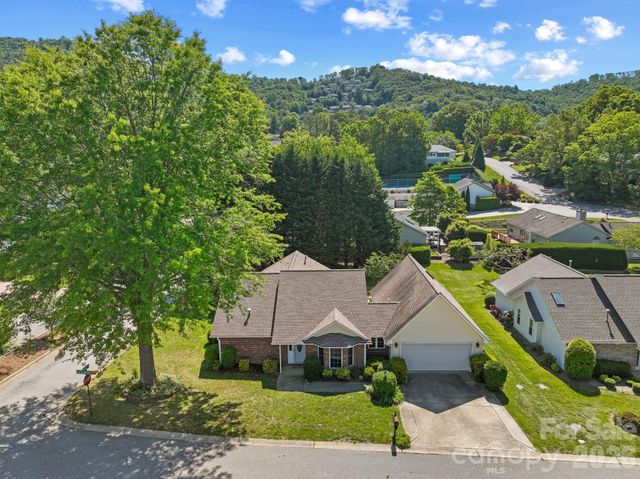 2 Gatehouse Court, Asheville, NC 28803