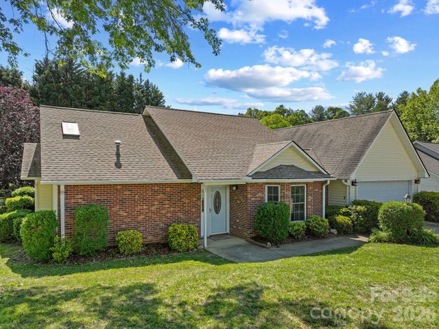 2 Gatehouse Court, Asheville, NC 28803