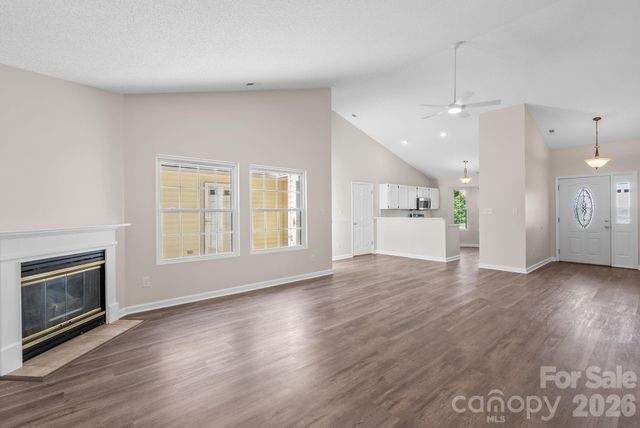 2 Gatehouse Court, Asheville, NC 28803