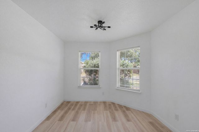 6050 Luckey Run, San Antonio, TX 78252