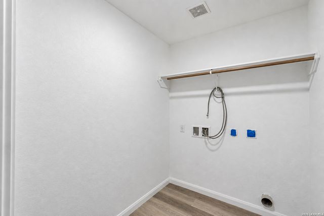6050 Luckey Run, San Antonio, TX 78252