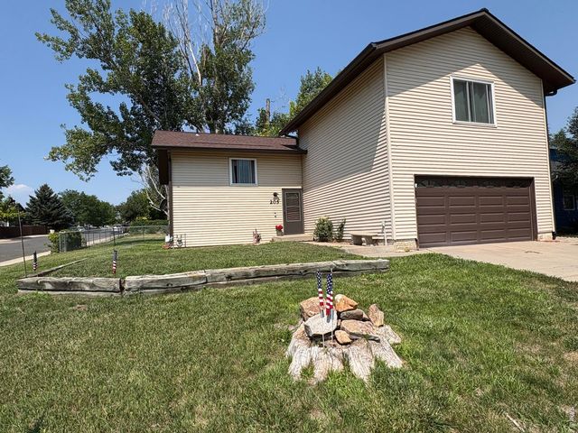 205 6th St, Mead, CO 80542