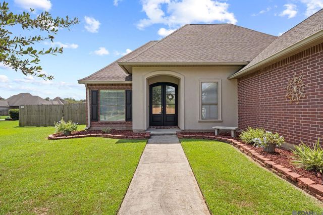 13824 Parkway Dr, Denham Springs, LA 70726