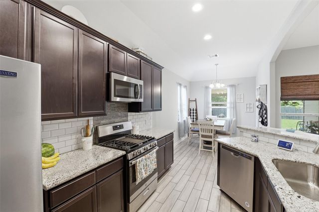 22529 E Shorewood Loop, Houston, TX 77336