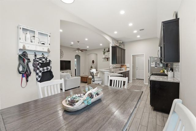 22529 E Shorewood Loop, Houston, TX 77336