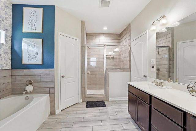 22529 E Shorewood Loop, Houston, TX 77336