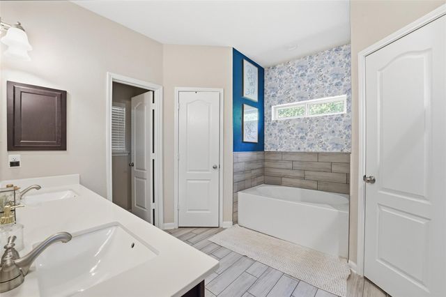 22529 E Shorewood Loop, Houston, TX 77336