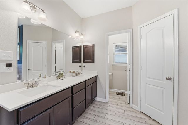 22529 E Shorewood Loop, Houston, TX 77336