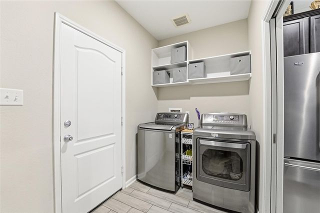 22529 E Shorewood Loop, Houston, TX 77336