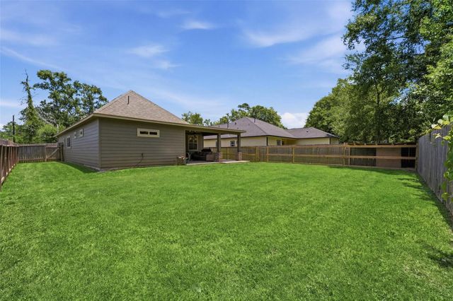 22529 E Shorewood Loop, Houston, TX 77336