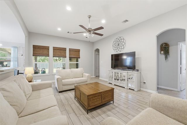 22529 E Shorewood Loop, Houston, TX 77336