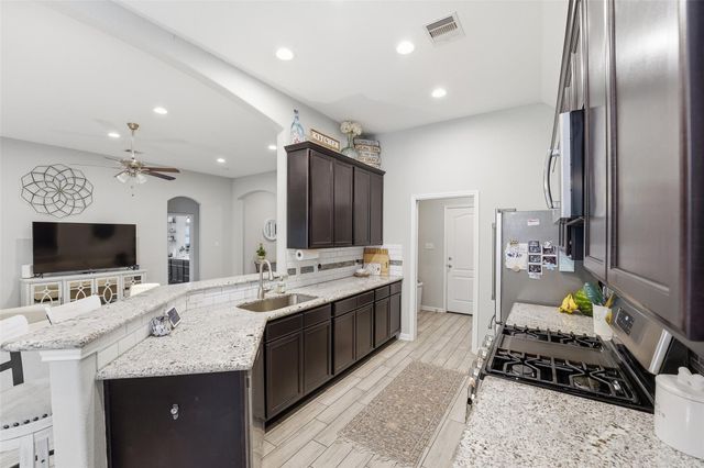 22529 E Shorewood Loop, Houston, TX 77336