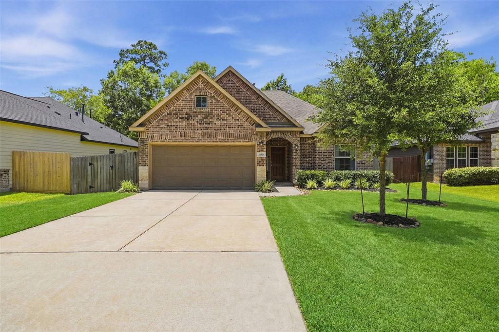 22529 E Shorewood Loop, Houston, TX 77336