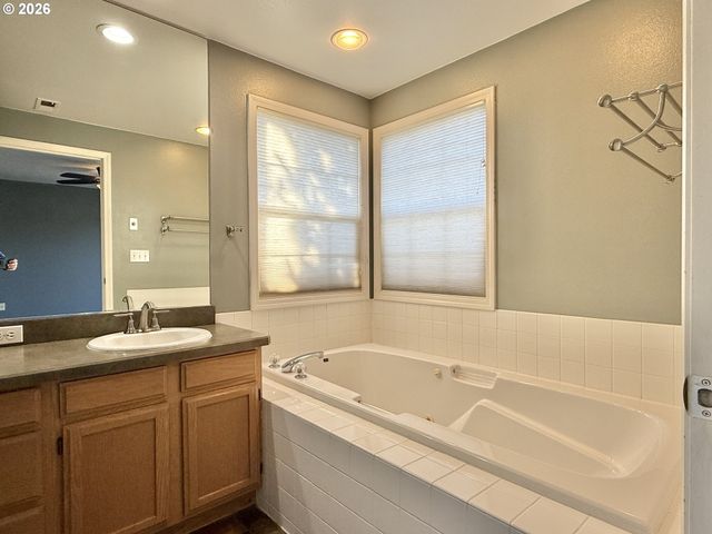 16907 Se 28TH St, Vancouver, WA 98683