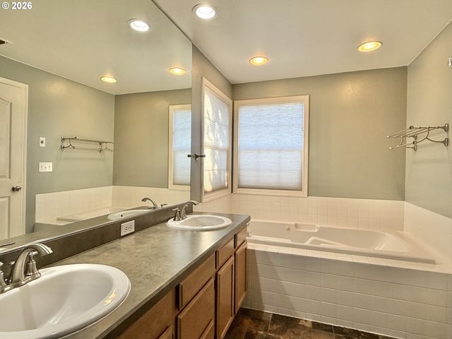 16907 Se 28TH St, Vancouver, WA 98683