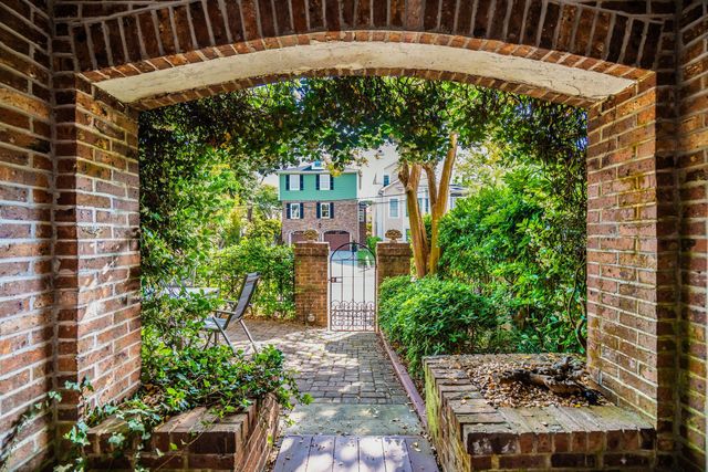 36 Harleston Place, Charleston, SC 29401