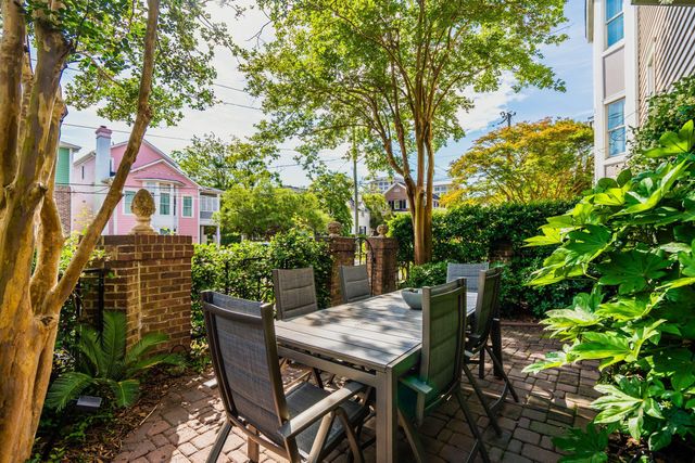 36 Harleston Place, Charleston, SC 29401