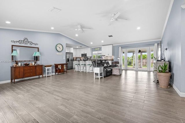 20572 SW 317th St, Homestead, FL 33030