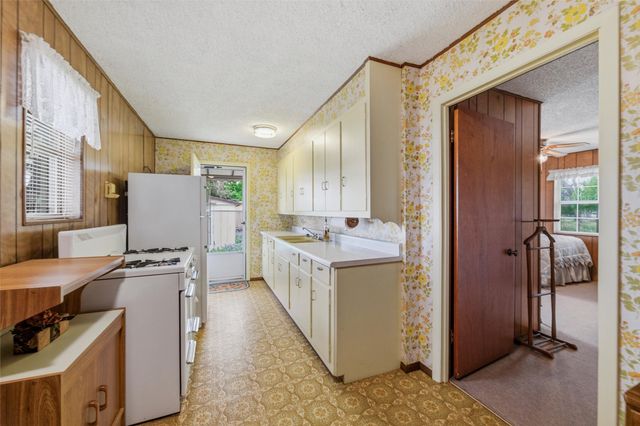 101 S Frio Court, Weatherford, TX 76087