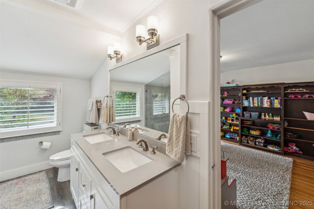 2547 S College Avenue, Tulsa, OK 74114