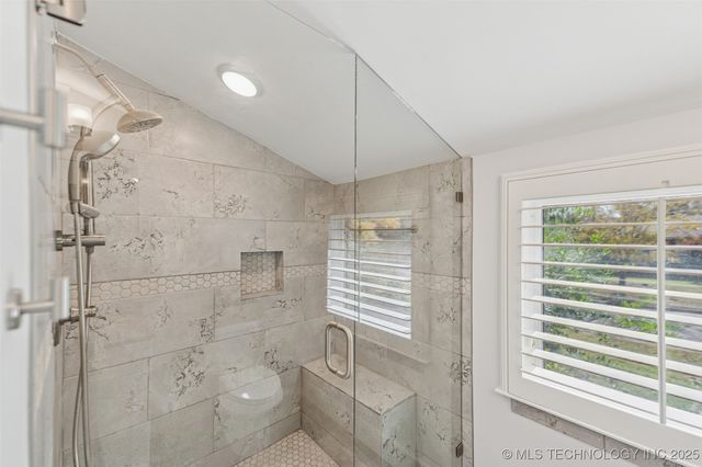 2547 S College Avenue, Tulsa, OK 74114