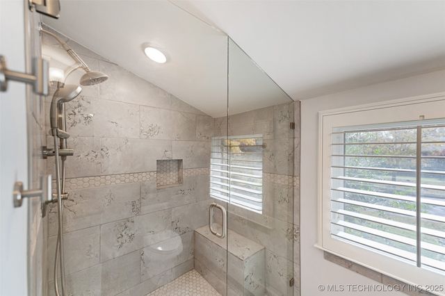 2547 S College Avenue, Tulsa, OK 74114