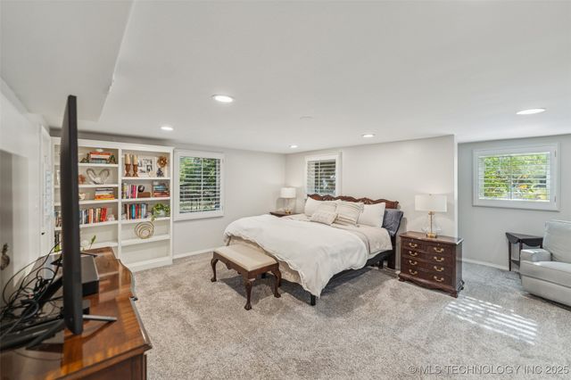 2547 S College Avenue, Tulsa, OK 74114