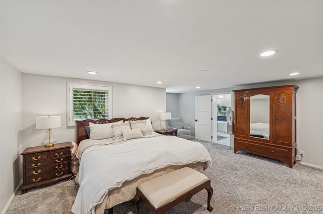 2547 S College Avenue, Tulsa, OK 74114