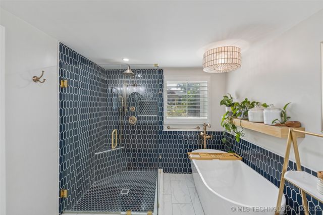 2547 S College Avenue, Tulsa, OK 74114