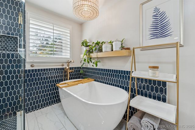 2547 S College Avenue, Tulsa, OK 74114