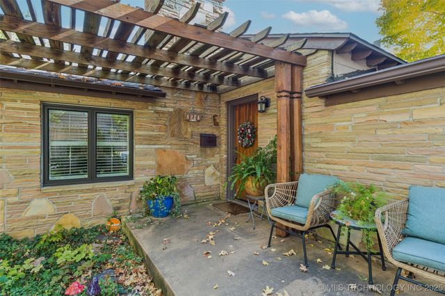 2547 S College Avenue, Tulsa, OK 74114