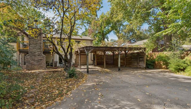 2547 S College Avenue, Tulsa, OK 74114