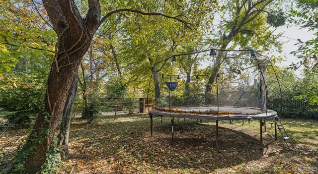 2547 S College Avenue, Tulsa, OK 74114