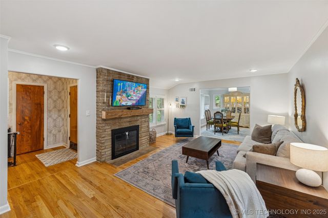 2547 S College Avenue, Tulsa, OK 74114