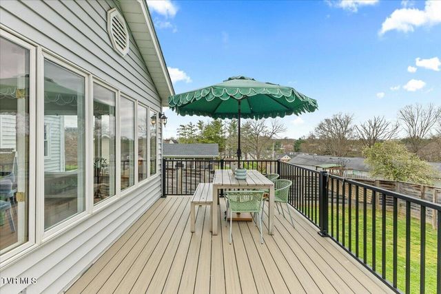 8 Parwood Court, Johnson City, TN 37601