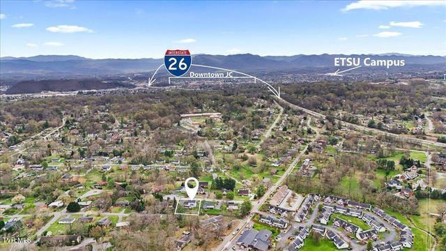 8 Parwood Court, Johnson City, TN 37601