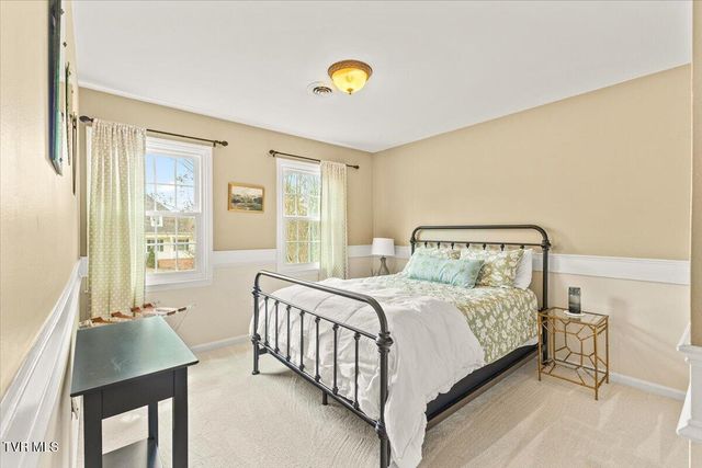 8 Parwood Court, Johnson City, TN 37601