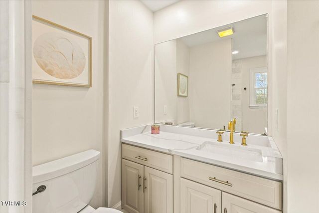 8 Parwood Court, Johnson City, TN 37601